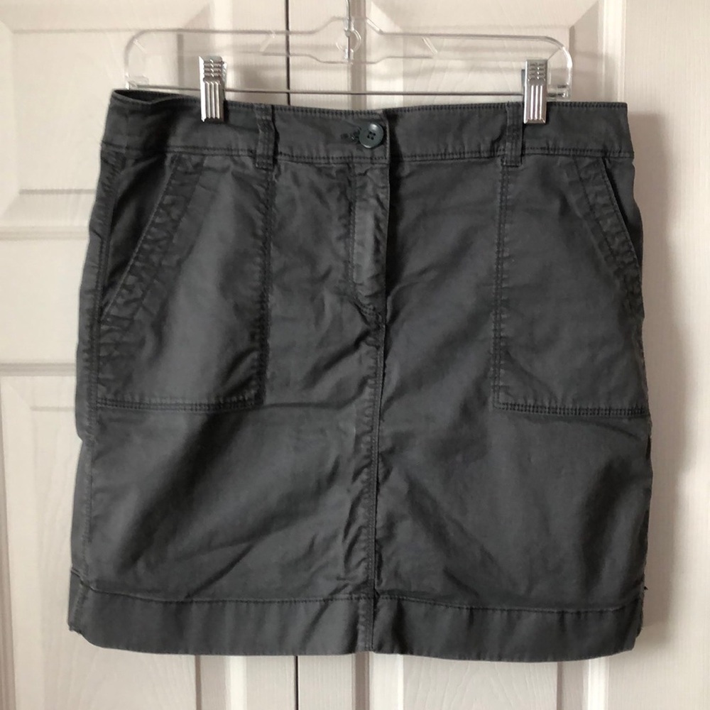 Loft cargo-style miniskirt! Casual, gently worn skirt.